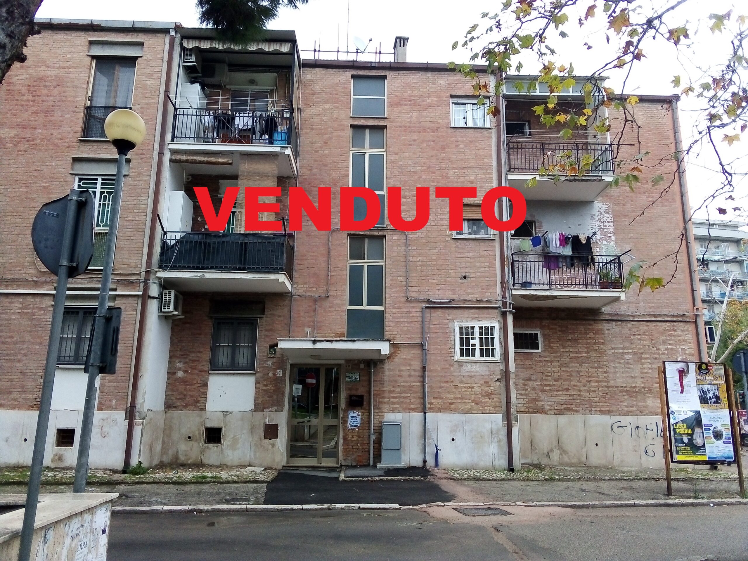 Appartamenti in vendita a Foggia- Rione dei Preti appartamento 4 vani accessori luminoso